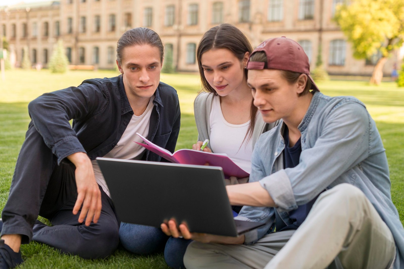 Top US Universities Now Offering Free Tuition for Middle-Income Families